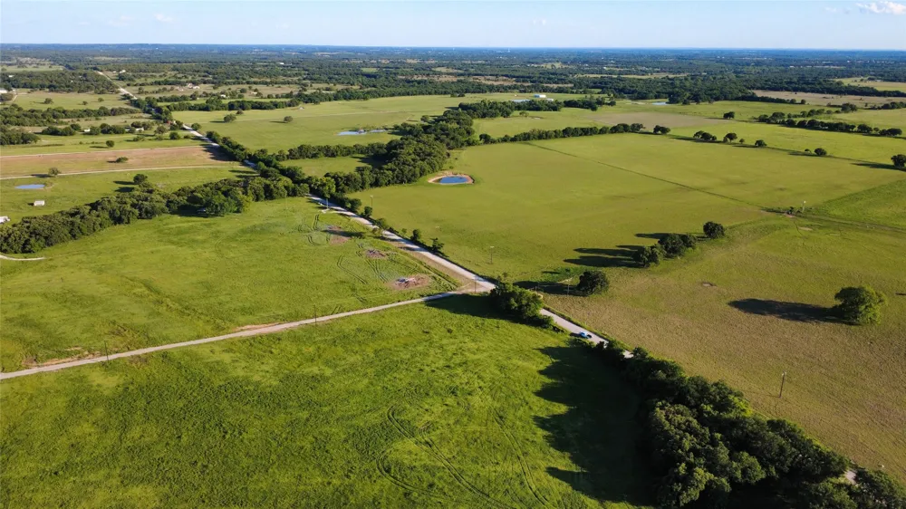 159 Lake Valley Road Sunset, TX 76270