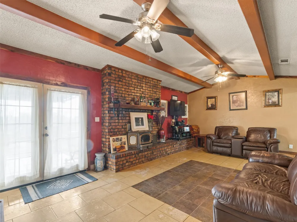 571 County Road Daingerfield, TX 75638