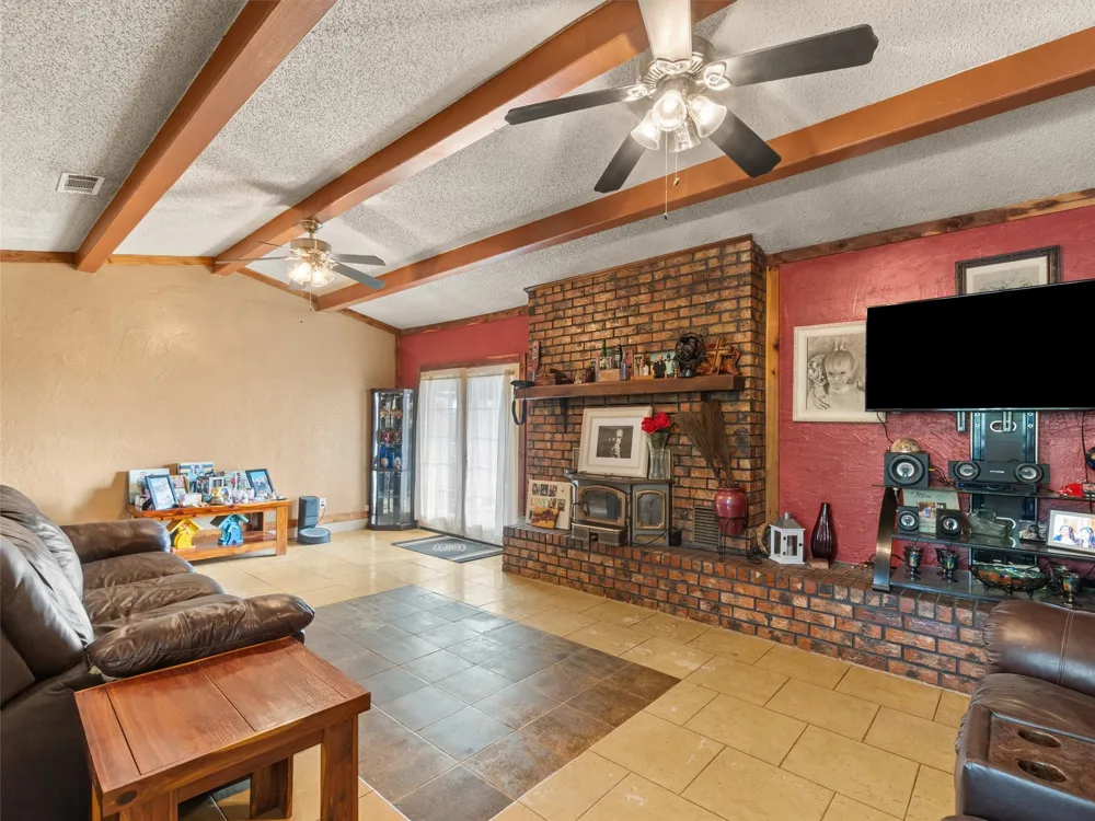 571 County Road Daingerfield, TX 75638