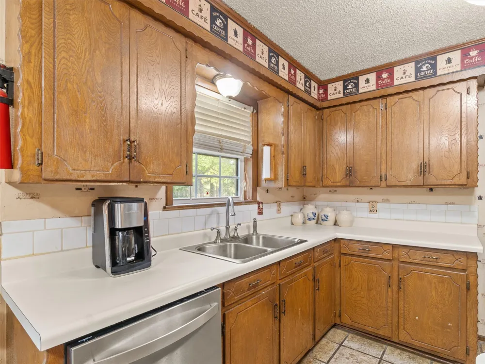 571 County Road Daingerfield, TX 75638