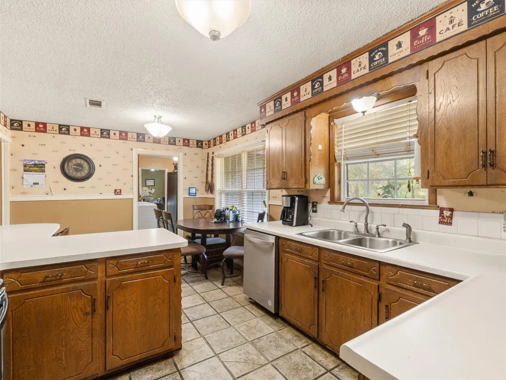 571 County Road Daingerfield, TX 75638