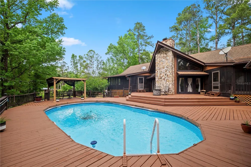 6967 SHARRON ROAD Green Cove Springs, FL 32043