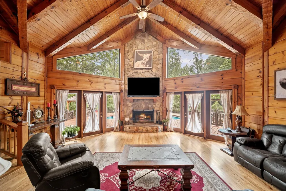 6967 SHARRON ROAD Green Cove Springs, FL 32043