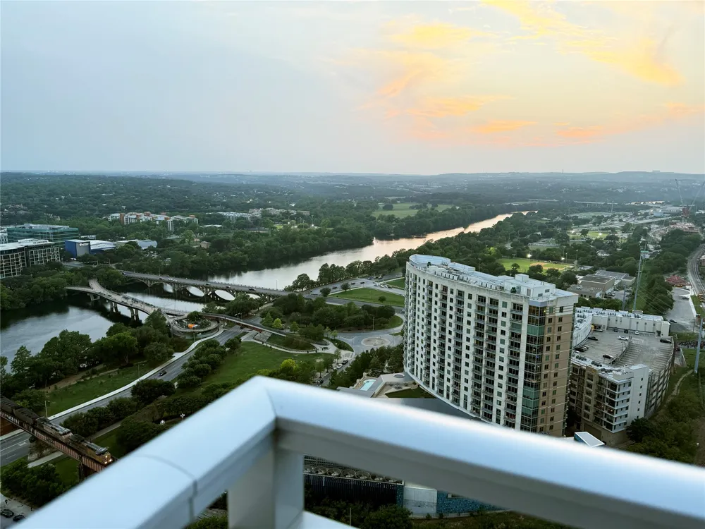 222 West Avenue #3008 Austin, TX 78701