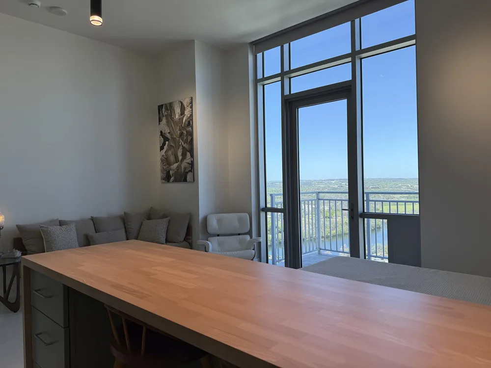 222 West Avenue #3008 Austin, TX 78701