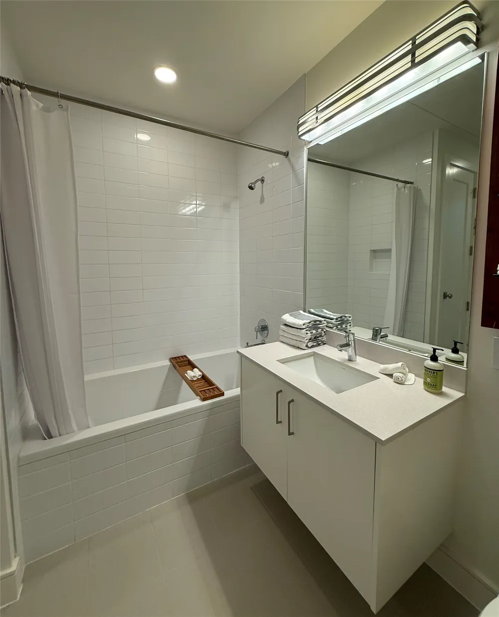 222 West Avenue #3008 Austin, TX 78701
