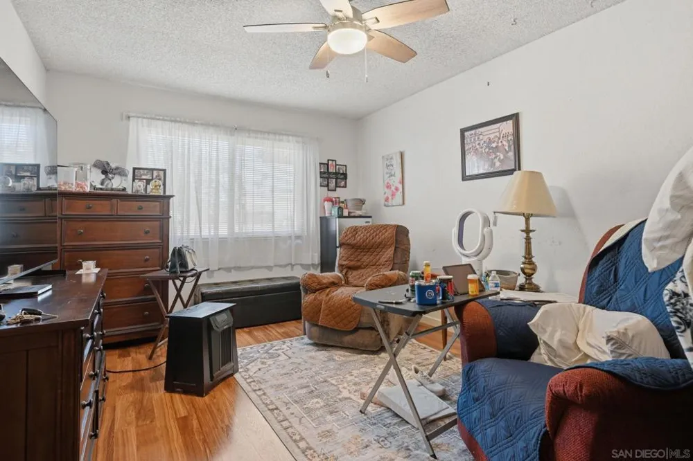 707 Granada Vista, CA 92083