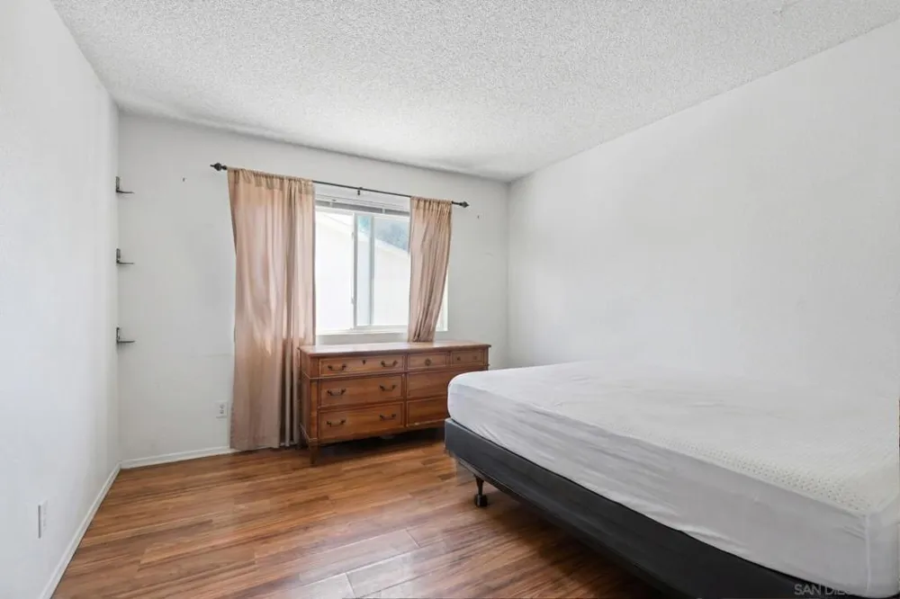 707 Granada Vista, CA 92083