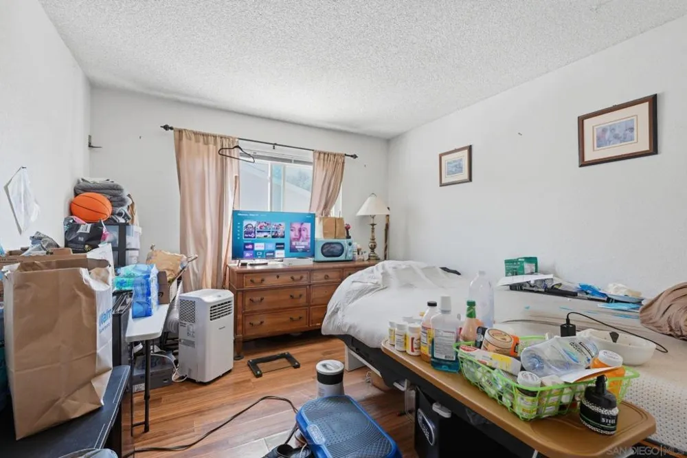 707 Granada Vista, CA 92083