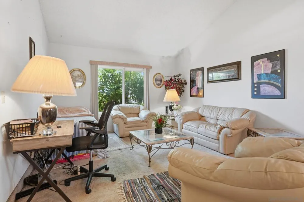 707 Granada Vista, CA 92083