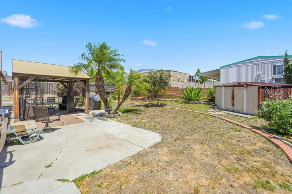 707 Granada Vista, CA 92083