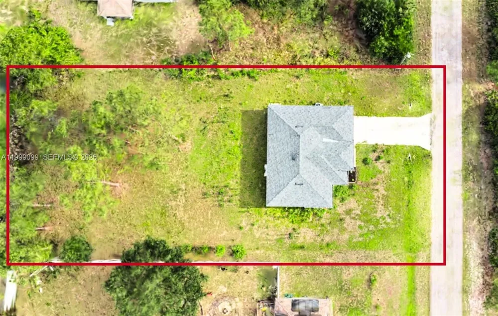 902 MAGNOLIA AVE Lehigh Acres, FL 33972