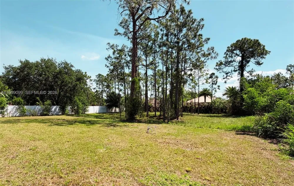 902 MAGNOLIA AVE Lehigh Acres, FL 33972