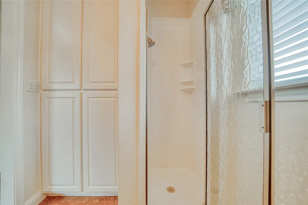 15 W Elmwood Corner Mount Vernon, TX 75457