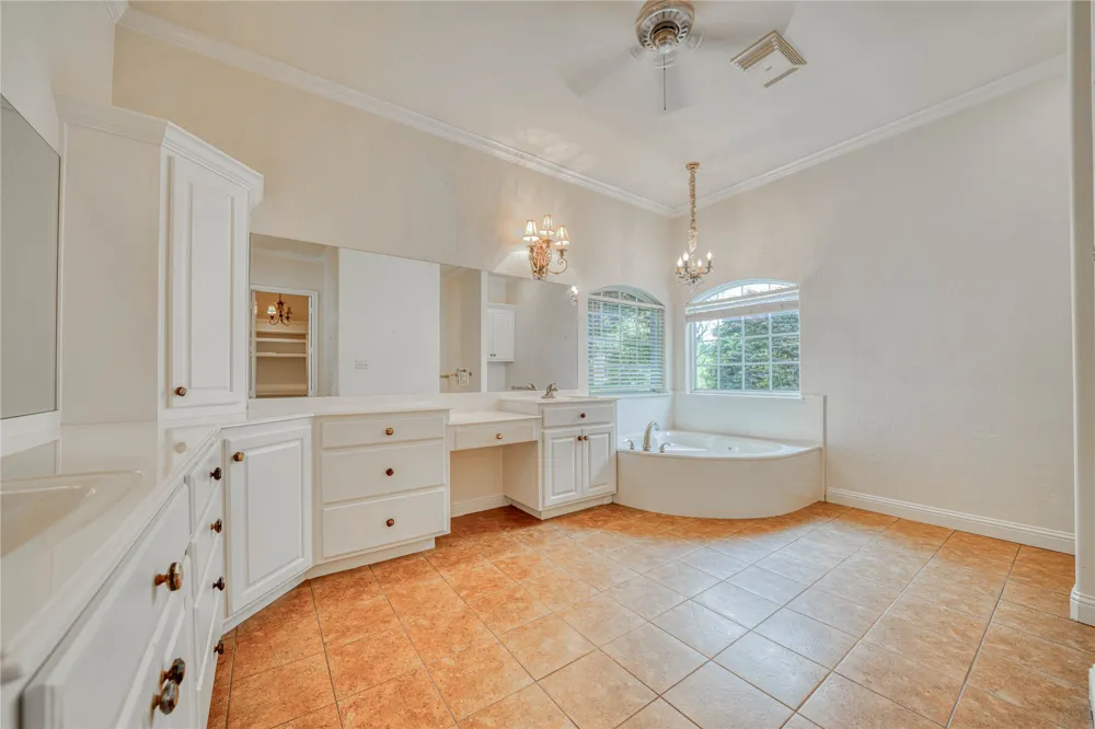 15 W Elmwood Corner Mount Vernon, TX 75457