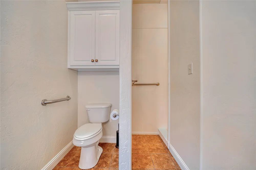 15 W Elmwood Corner Mount Vernon, TX 75457