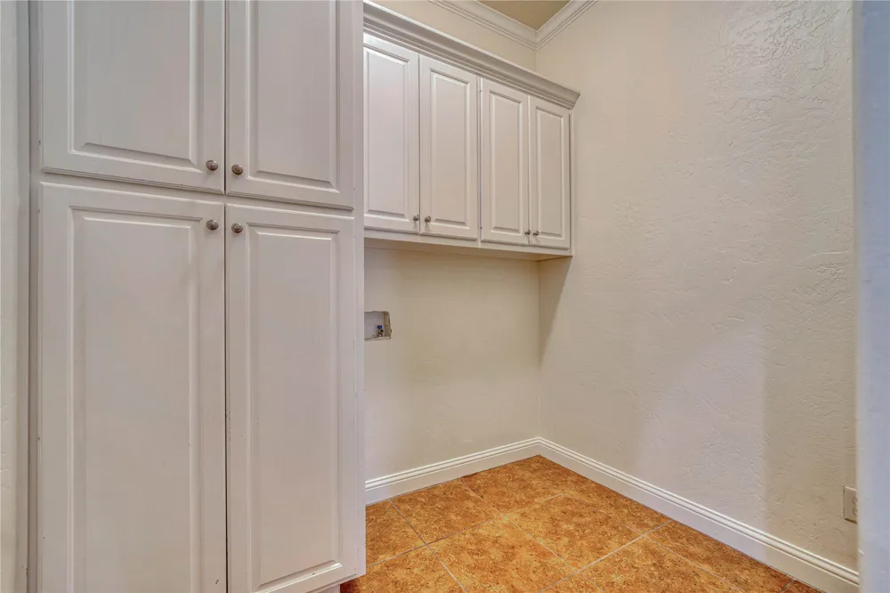 15 W Elmwood Corner Mount Vernon, TX 75457