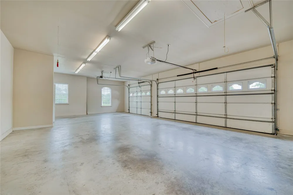 15 W Elmwood Corner Mount Vernon, TX 75457