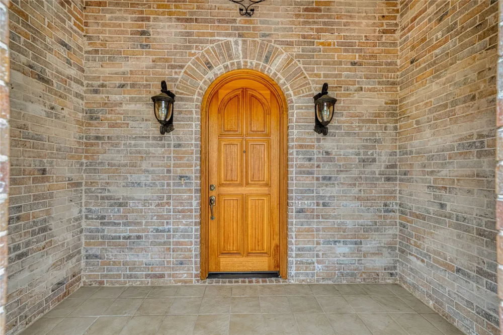 15 W Elmwood Corner Mount Vernon, TX 75457