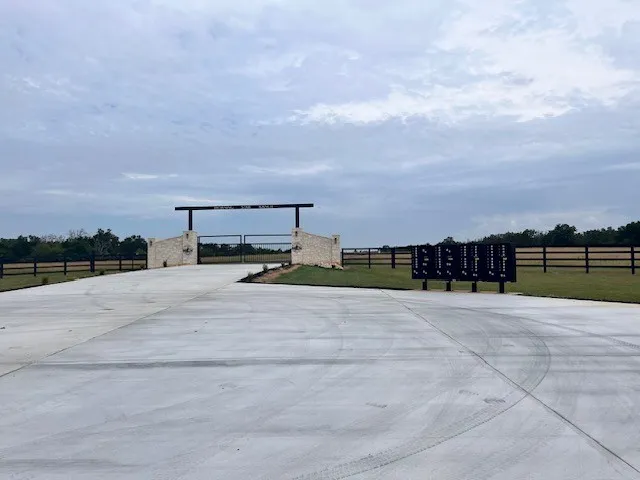 High View Dr E Fairfield, TX 75840