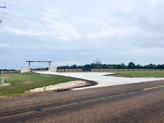 High View Dr E Fairfield, TX 75840