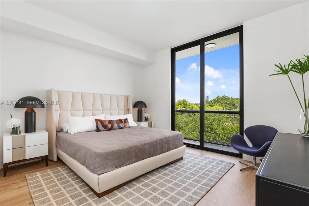 3034 Oak Avenue #LPH3 Coconut Grove, FL 33133