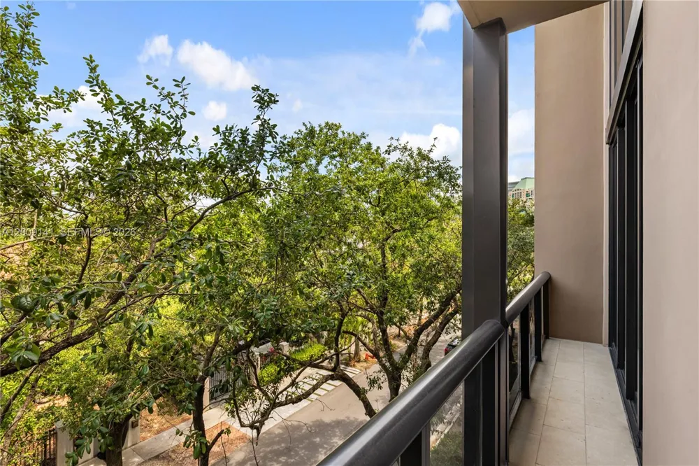 3034 Oak Avenue #LPH3 Coconut Grove, FL 33133