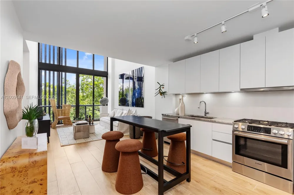 3034 Oak Avenue #LPH3 Coconut Grove, FL 33133