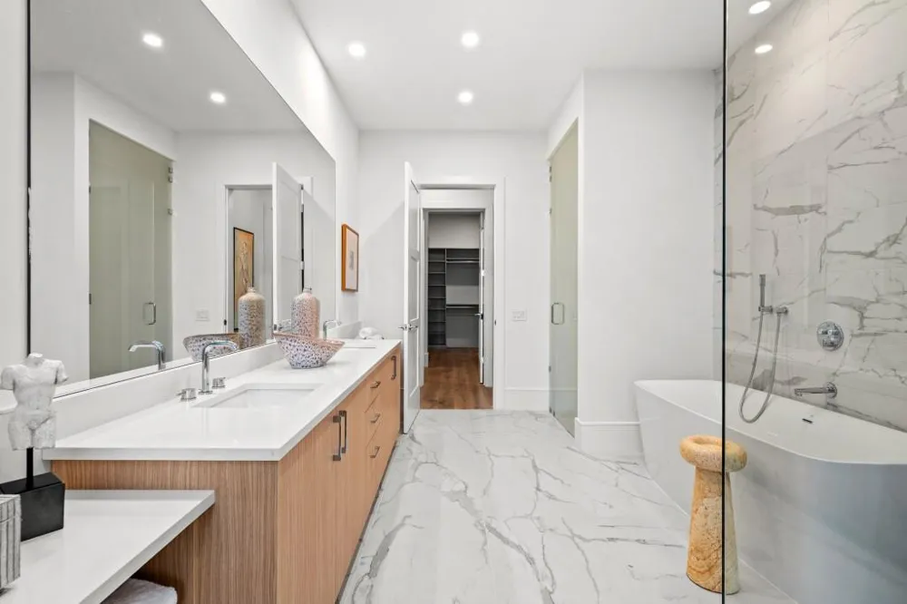 2425 Peachtree Road NE #1705 Atlanta, GA 30305