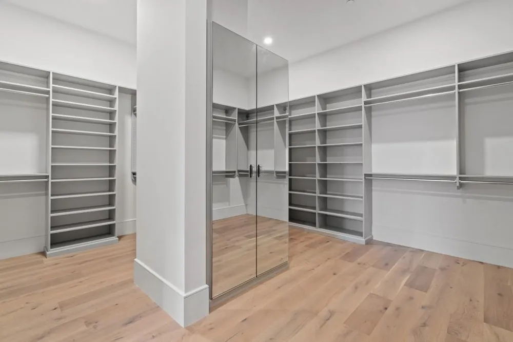 2425 Peachtree Road NE #1705 Atlanta, GA 30305