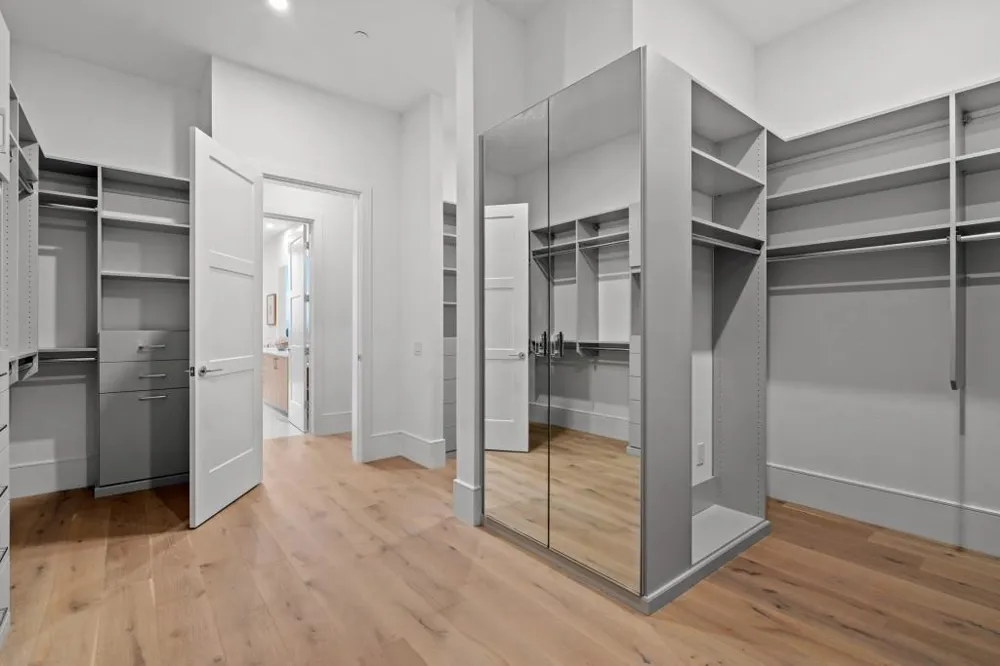 2425 Peachtree Road NE #1705 Atlanta, GA 30305