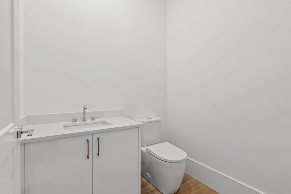 2425 Peachtree Road NE #1705 Atlanta, GA 30305