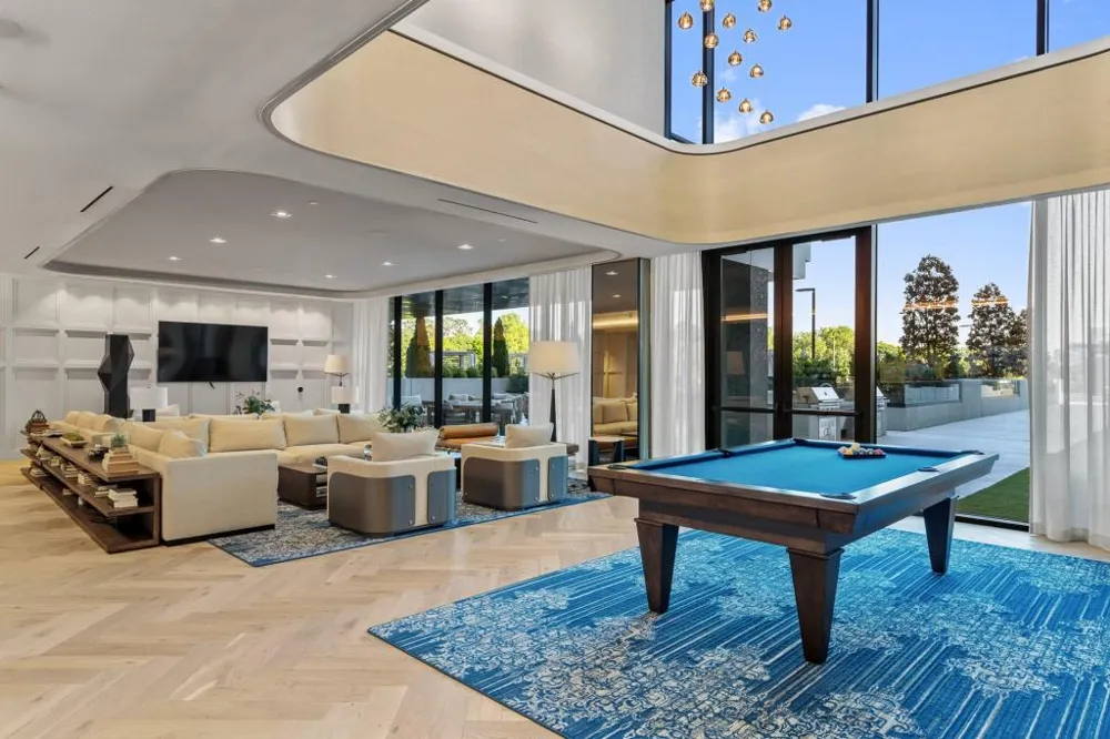 2425 Peachtree Road NE #1705 Atlanta, GA 30305