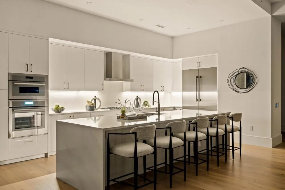 2425 Peachtree Road NE #1705 Atlanta, GA 30305