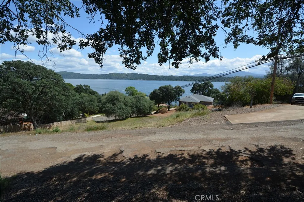 10417 Terrace Clearlake Oaks, CA 95423