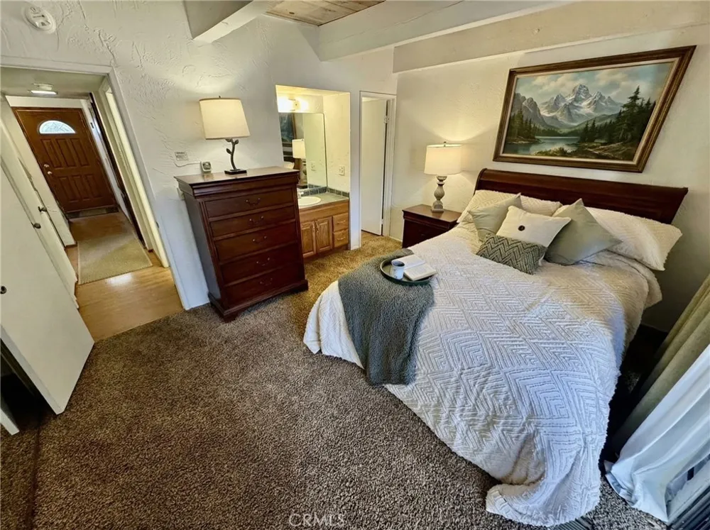 861 Thrush Big Bear Lake, CA 92315