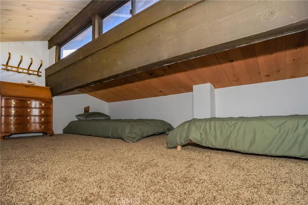 861 Thrush Big Bear Lake, CA 92315