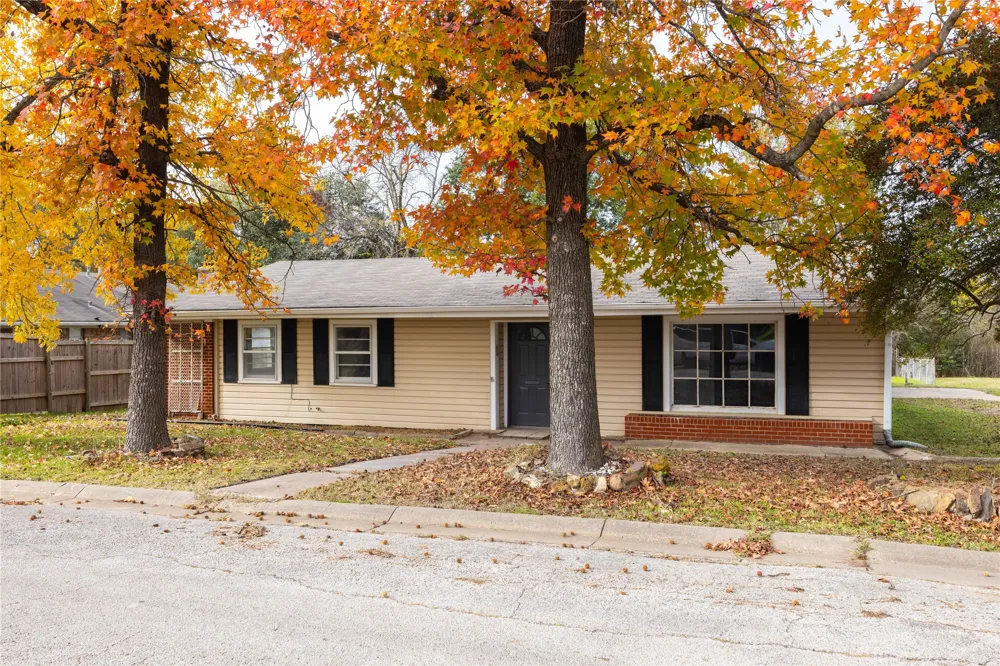 2503 Bois D Arc Street Commerce, TX 75428