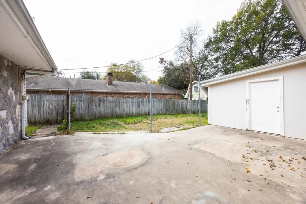 2503 Bois D Arc Street Commerce, TX 75428