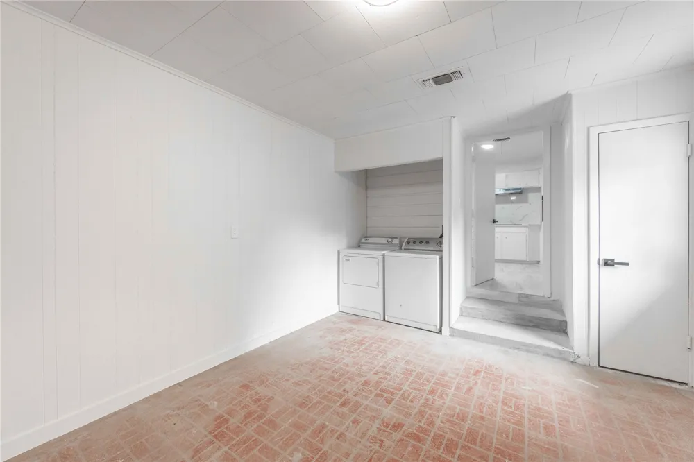2503 Bois D Arc Street Commerce, TX 75428