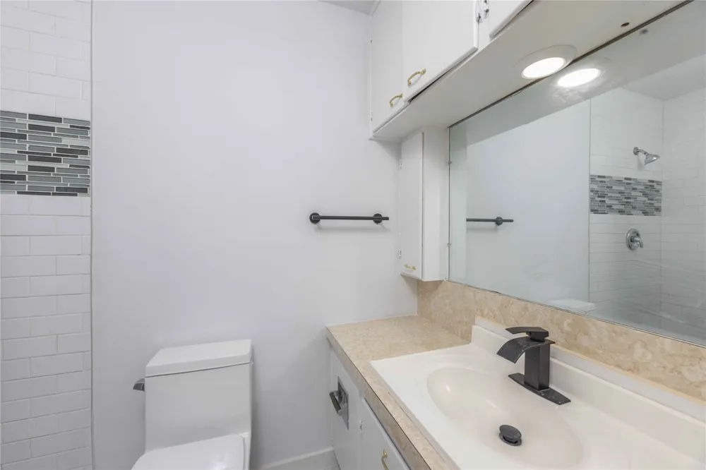 2503 Bois D Arc Street Commerce, TX 75428