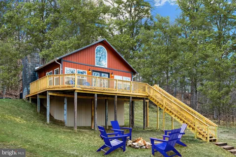 221 DEWDROP LANE