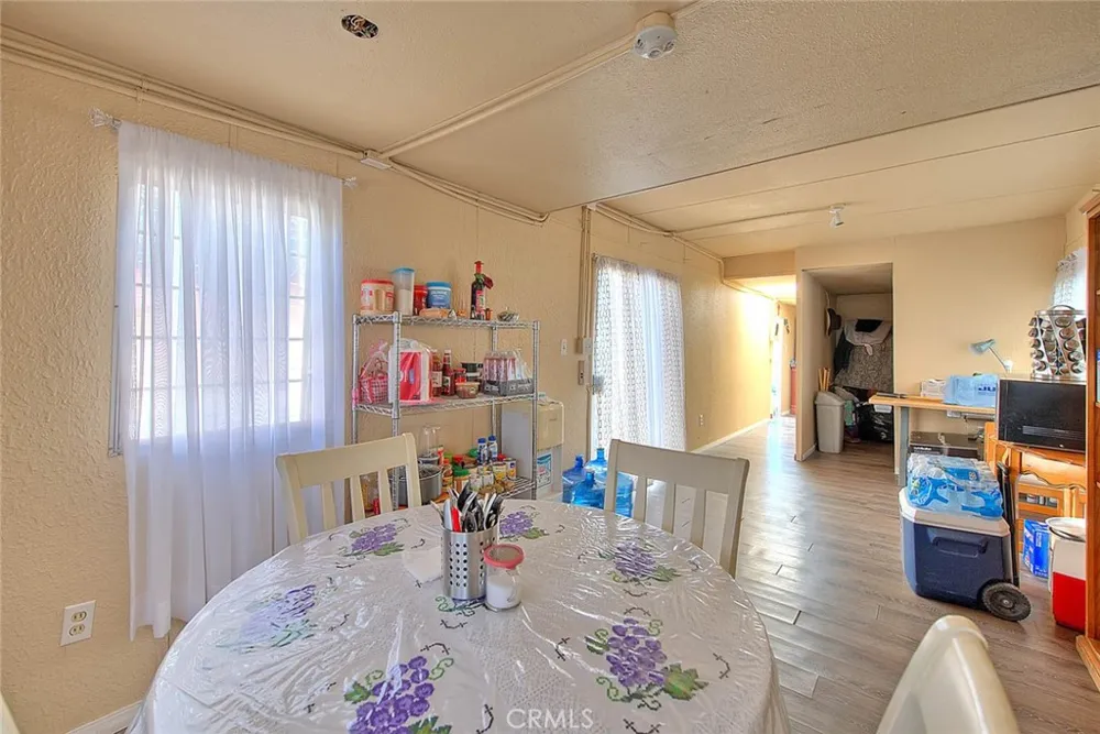 11525 Cactus Road Phelan, CA 92371