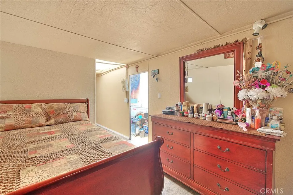 11525 Cactus Road Phelan, CA 92371