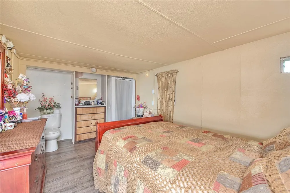 11525 Cactus Road Phelan, CA 92371