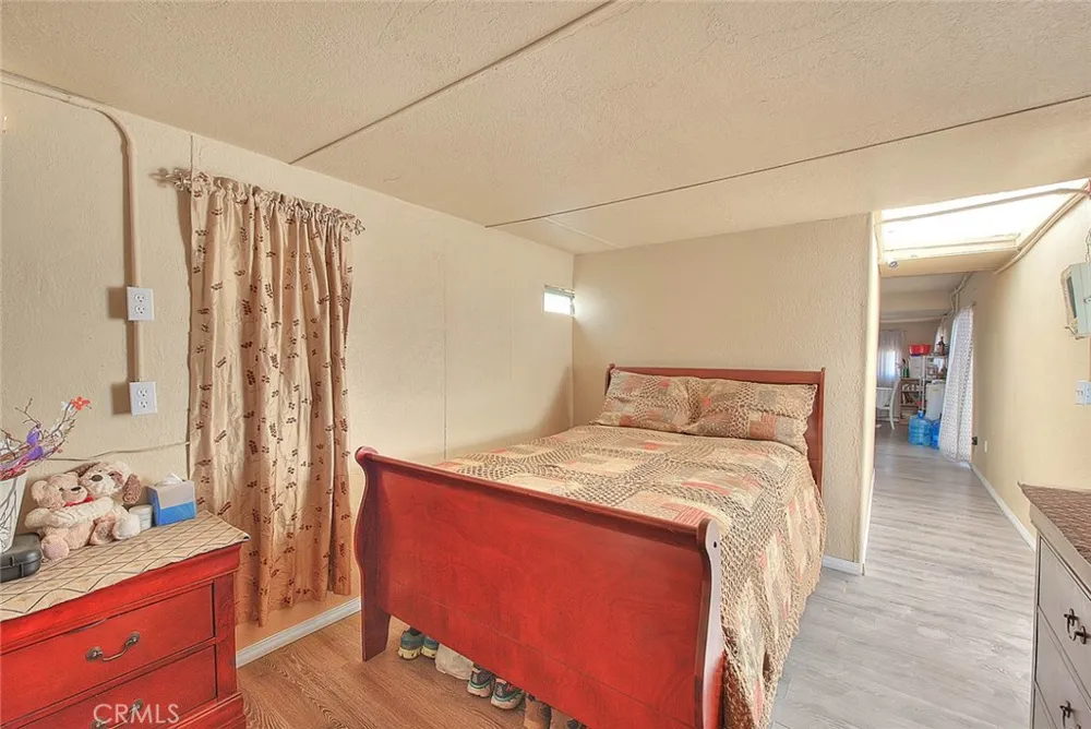11525 Cactus Road Phelan, CA 92371