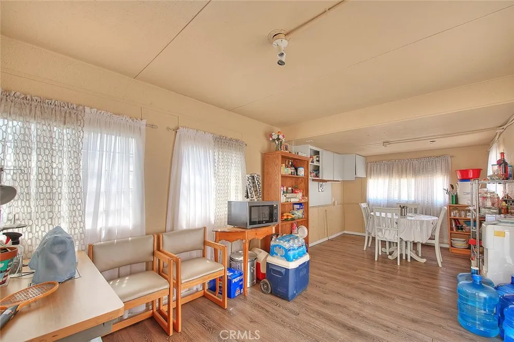 11525 Cactus Road Phelan, CA 92371