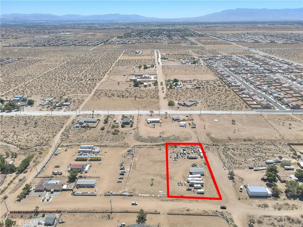 11525 Cactus Road Phelan, CA 92371