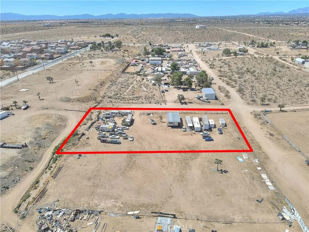 11525 Cactus Road Phelan, CA 92371