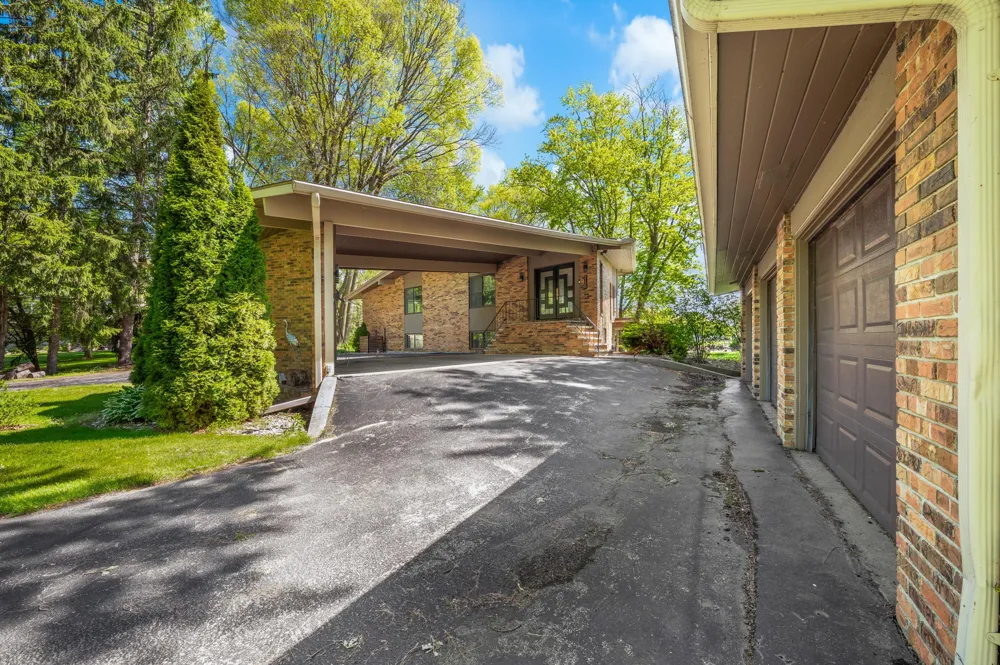 2135 Derfla Drive St. Joseph, MI 49085